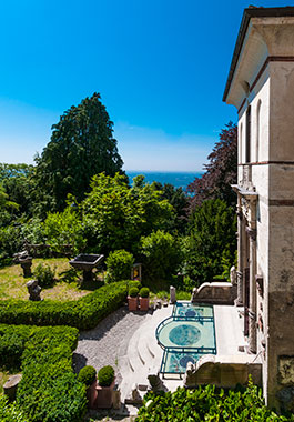 Il giardino all'italiana disseminato di statue antiche