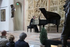 Luca Trabucco al pianoforte