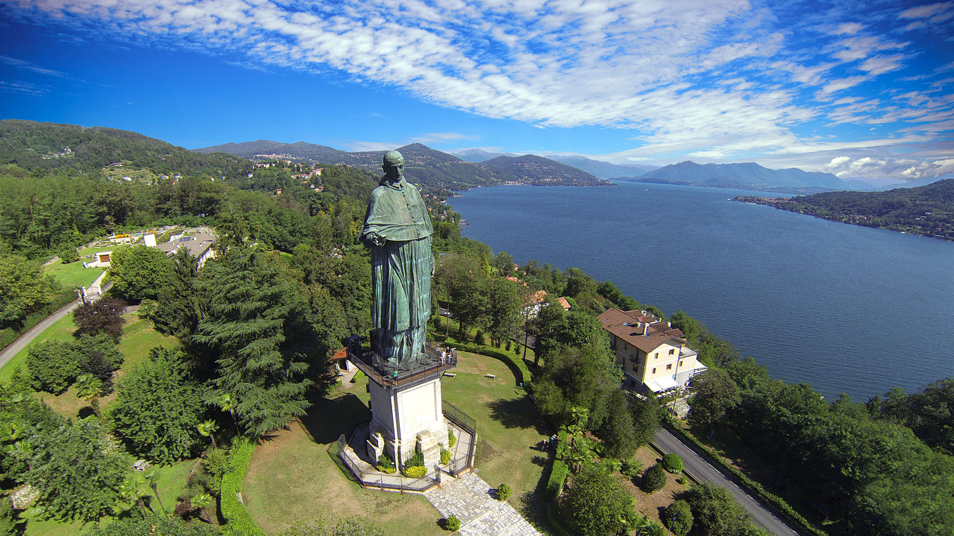 Statua San Carlo Borromeo